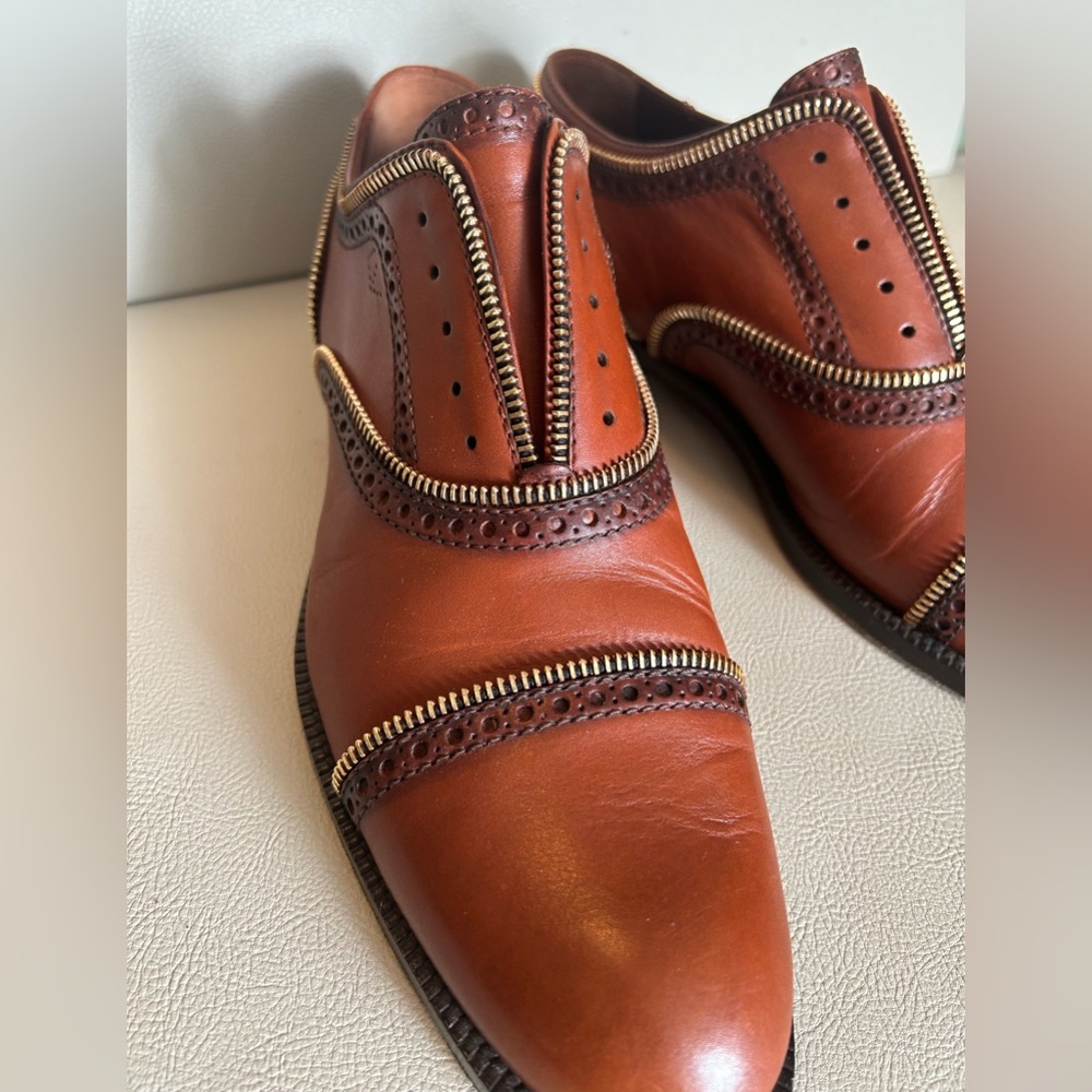 TOMBOY LEATHER LACE UPSLouis Vuitton